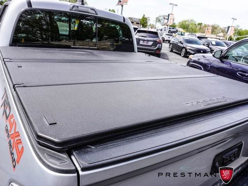 Used 2020 Toyota Tacoma TRD Sport w/ TRD Premium Sport Package image 11