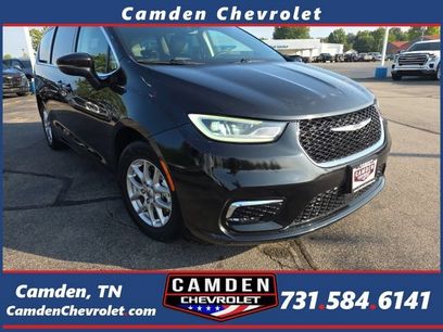 Used 2023 Chrysler Pacifica Touring-L