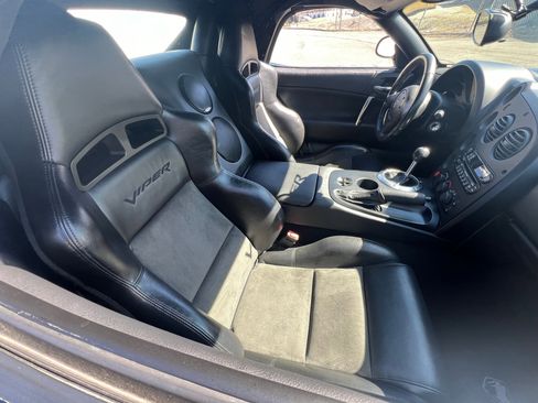 Used 2004 Dodge Viper SRT-10 RWD image 6