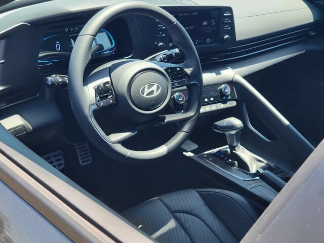 New 2026 Hyundai Elantra SEL Sport FWD image 5