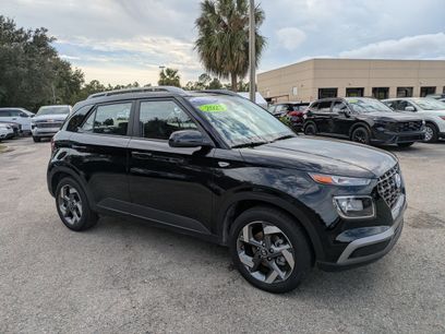 Used 2025 Hyundai Venue SEL