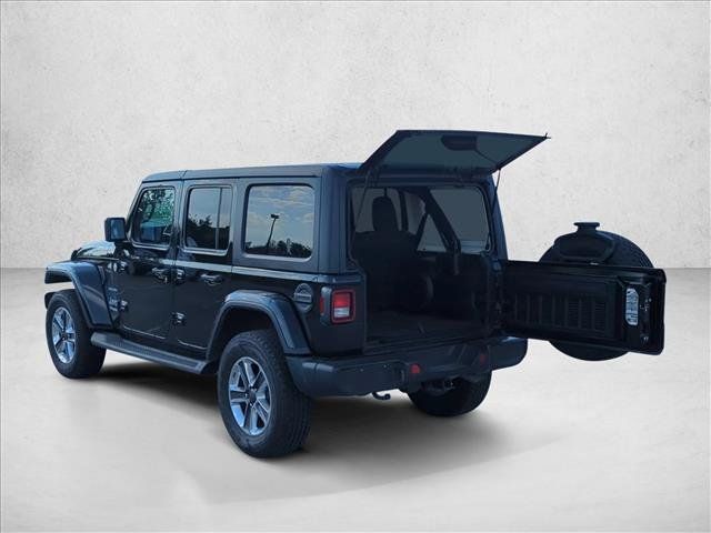 Used 2022 Jeep Wrangler Unlimited Sahara w/ Cold Weather Group AWD/4WD image 8