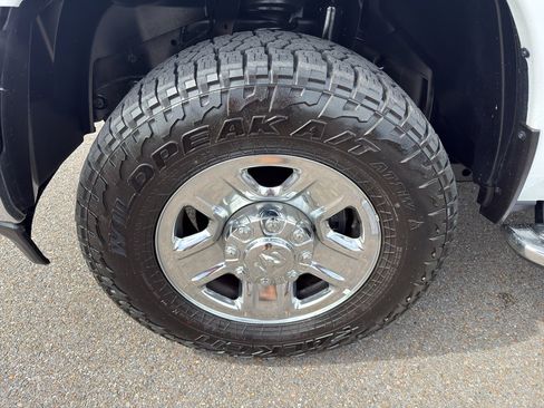 Used 2021 RAM 2500 Big Horn AWD/4WD image 10