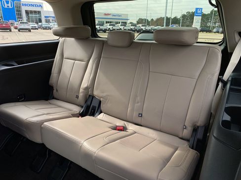 Used 2022 Ford Expedition XLT image 30