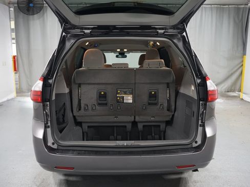 Used 2020 Toyota Sienna LE FWD image 8