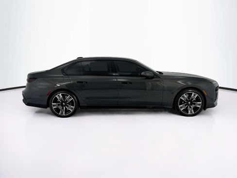 Used 2025 BMW 760i xDrive w/ Executive Package AWD/4WD image 4
