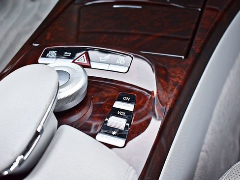 Used 2013 Mercedes-Benz S 550 image 37