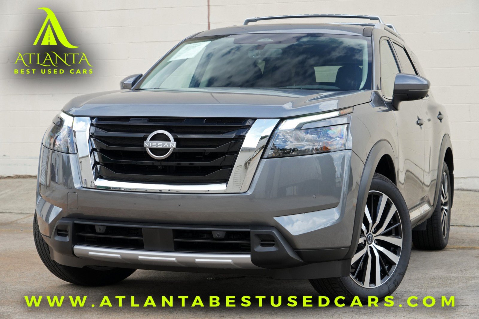 Used 2025 Nissan Pathfinder Platinum w/ Cargo Package AWD/4WD image 1