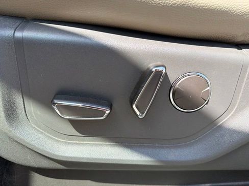 Used 2018 Ford Expedition Limited w/ Equipment Group 301A RWD image 19