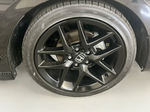 Used 2024 Honda Civic Sport image 11