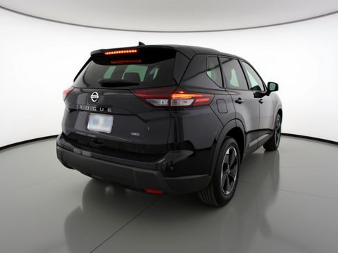 Used 2025 Nissan Rogue SV image 9