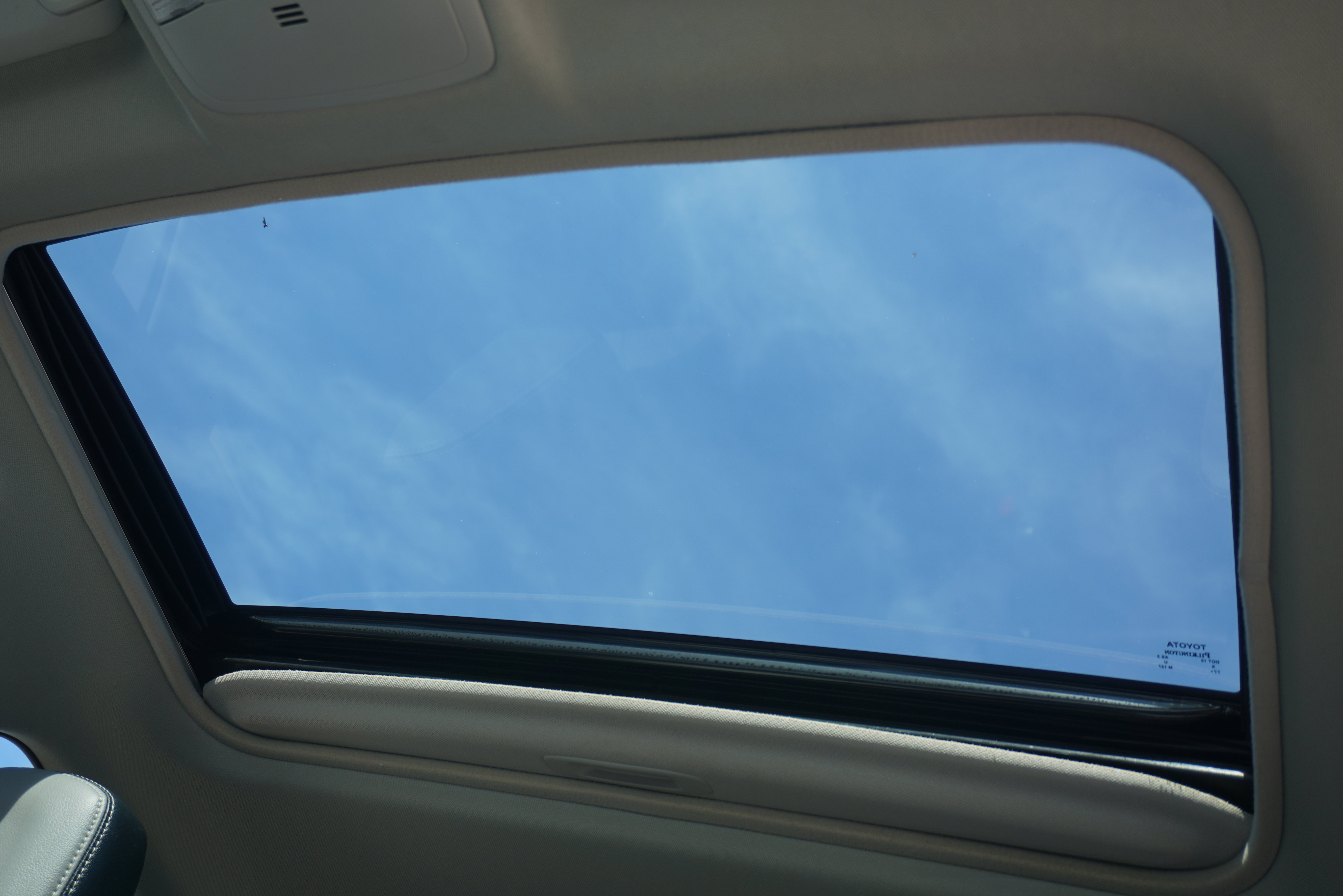 Used 2016 Toyota RAV4 Limited FWD image 16