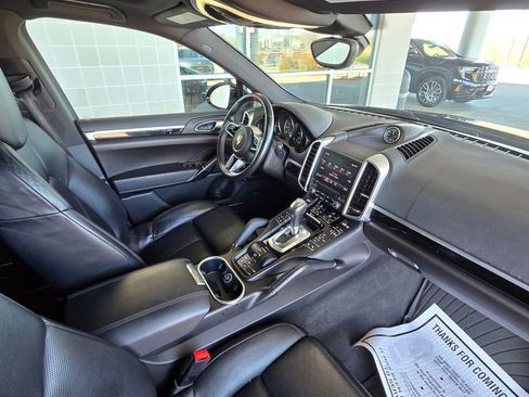 Used 2017 Porsche Cayenne S image 16