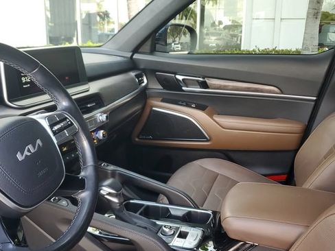 Certified 2022 Kia Telluride SX w/ SX Prestige Package AWD/4WD image 23