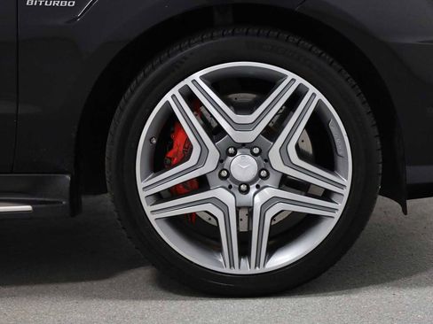 Used 2014 Mercedes-Benz ML 63 AMG 4MATIC image 12
