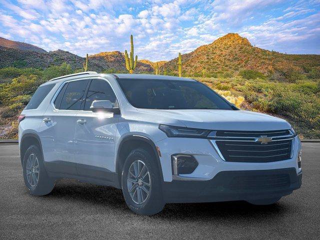 Used 2023 Chevrolet Traverse LT FWD image 2