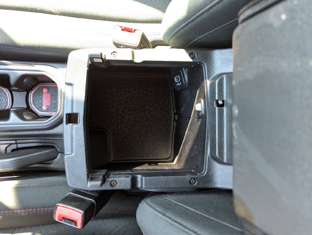 Used 2021 Jeep Wrangler Unlimited Rubicon w/ Cold Weather Group AWD/4WD image 29