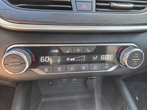 Used 2025 Nissan Altima 2.5 SL FWD image 20