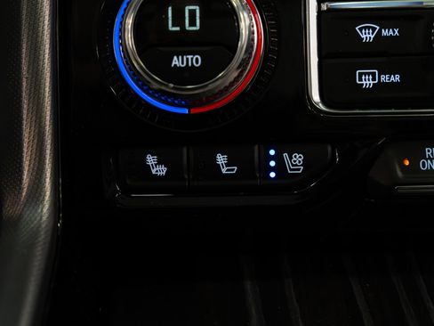 Used 2024 GMC Yukon Denali w/ Denali Reserve Package AWD/4WD image 12
