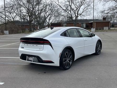 Used 2025 Toyota Prius XLE image 5