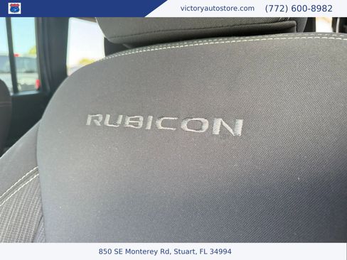 Used 2013 Jeep Wrangler Unlimited Rubicon w/ Connectivity Group AWD/4WD image 14