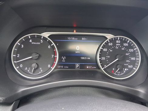 Used 2025 Nissan Sentra SR w/ SR Premium Package FWD image 16