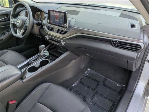 Used 2024 Nissan Altima 2.5 SV FWD image 20