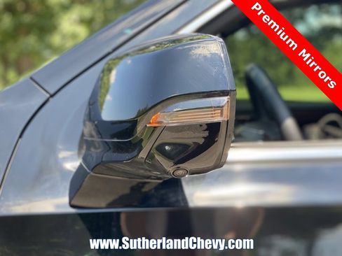 Certified 2025 GMC Yukon XL Denali image 11