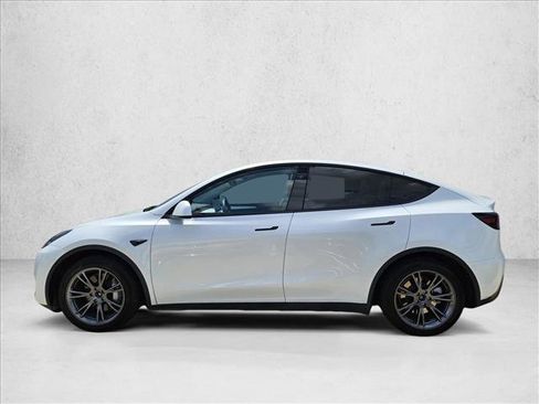 Used 2025 Tesla Model Y Long Range AWD/4WD image 8