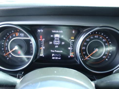 Used 2022 Jeep Wrangler Unlimited Sahara AWD/4WD image 19