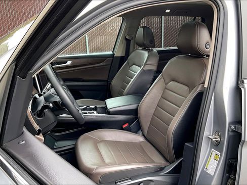 Certified 2024 Volkswagen Atlas SEL image 24