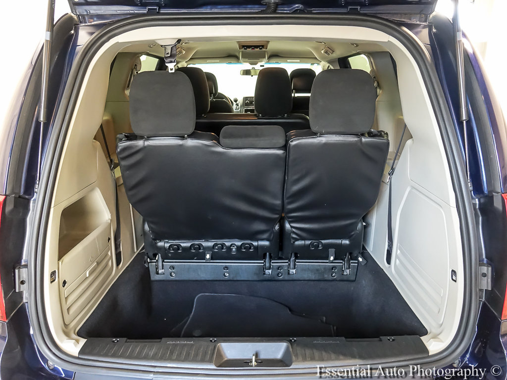 Used 2017 Dodge Grand Caravan SE FWD image 19