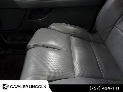 Used 2019 Lincoln Navigator L Reserve AWD/4WD image 18