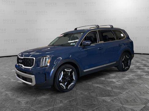 Certified 2023 Kia Telluride EX w/ EX Captain's Chair Package AWD/4WD image 1