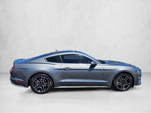 Used 2022 Ford Mustang Premium image 4