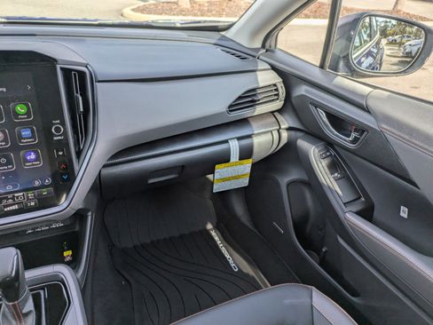 Used 2025 Subaru Crosstrek 2.5i Limited w/ Popular Package #3A image 17