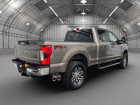 Used 2019 Ford F250 Lariat w/ Lariat Value Package AWD/4WD image 5