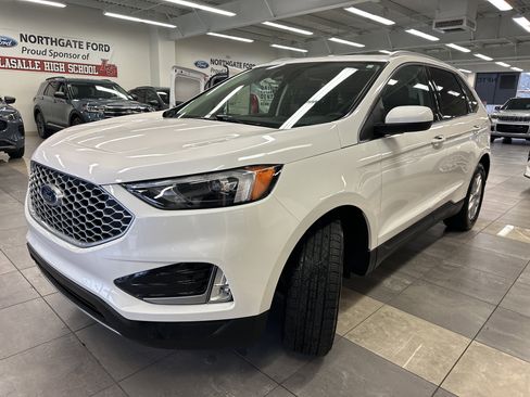 Used 2024 Ford Edge SEL w/ Convenience Package image 17