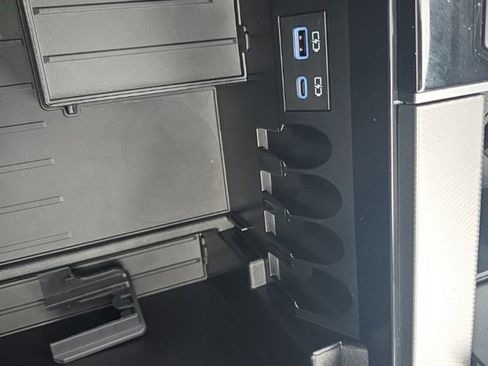 Used 2024 Toyota Sequoia Limited image 40