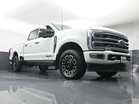 Used 2024 Ford F250 Platinum image 36