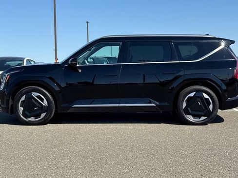 Certified 2024 Kia EV9 Land AWD/4WD image 9