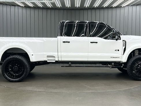 Used 2026 Ford F450 Platinum w/ Platinum Plus Package image 6