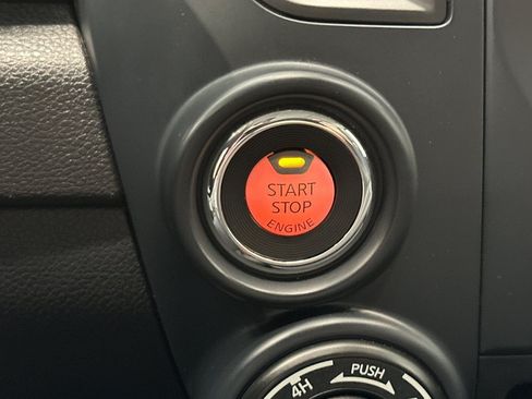 Used 2023 Nissan Titan SV AWD/4WD image 23