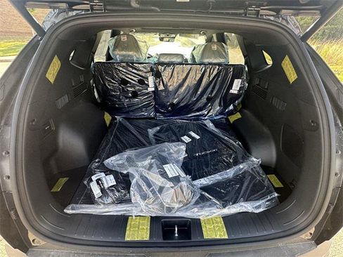 New 2025 Hyundai Tucson Limited image 18