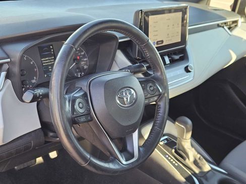 Used 2023 Toyota Corolla SE image 2