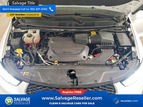 Used 2024 Chrysler Pacifica Touring-L FWD image 16