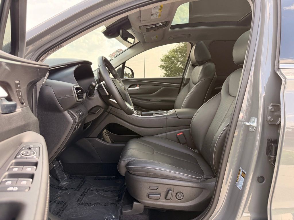 Used 2023 Hyundai Santa Fe Limited FWD image 2
