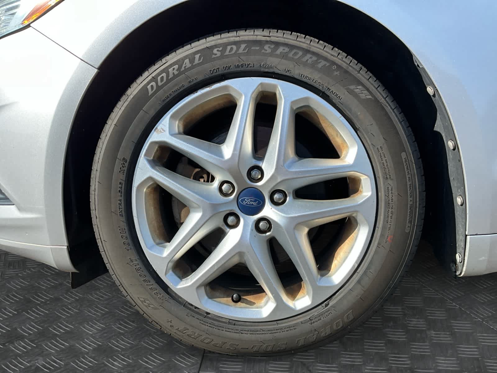 Used 2013 Ford Fusion SE FWD image 14