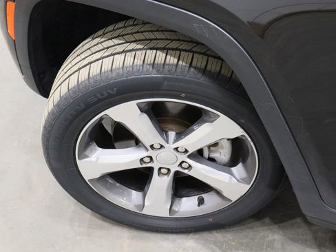 Used 2021 Jeep Grand Cherokee L Limited image 47