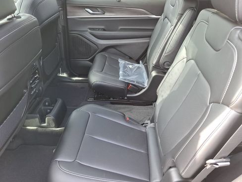New 2025 Jeep Grand Cherokee L Limited w/ Luxury Tech Group II image 15